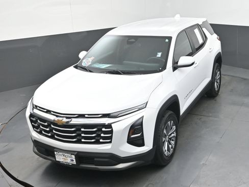 Used 2025 Chevrolet Equinox LT FWD image 30