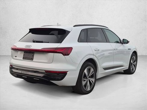 Certified 2024 Audi Q8 e-tron Premium AWD/4WD image 5