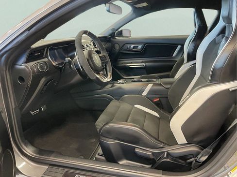 Used 2021 Ford Mustang Shelby GT500 w/ Carbon Fiber Track Pack image 15