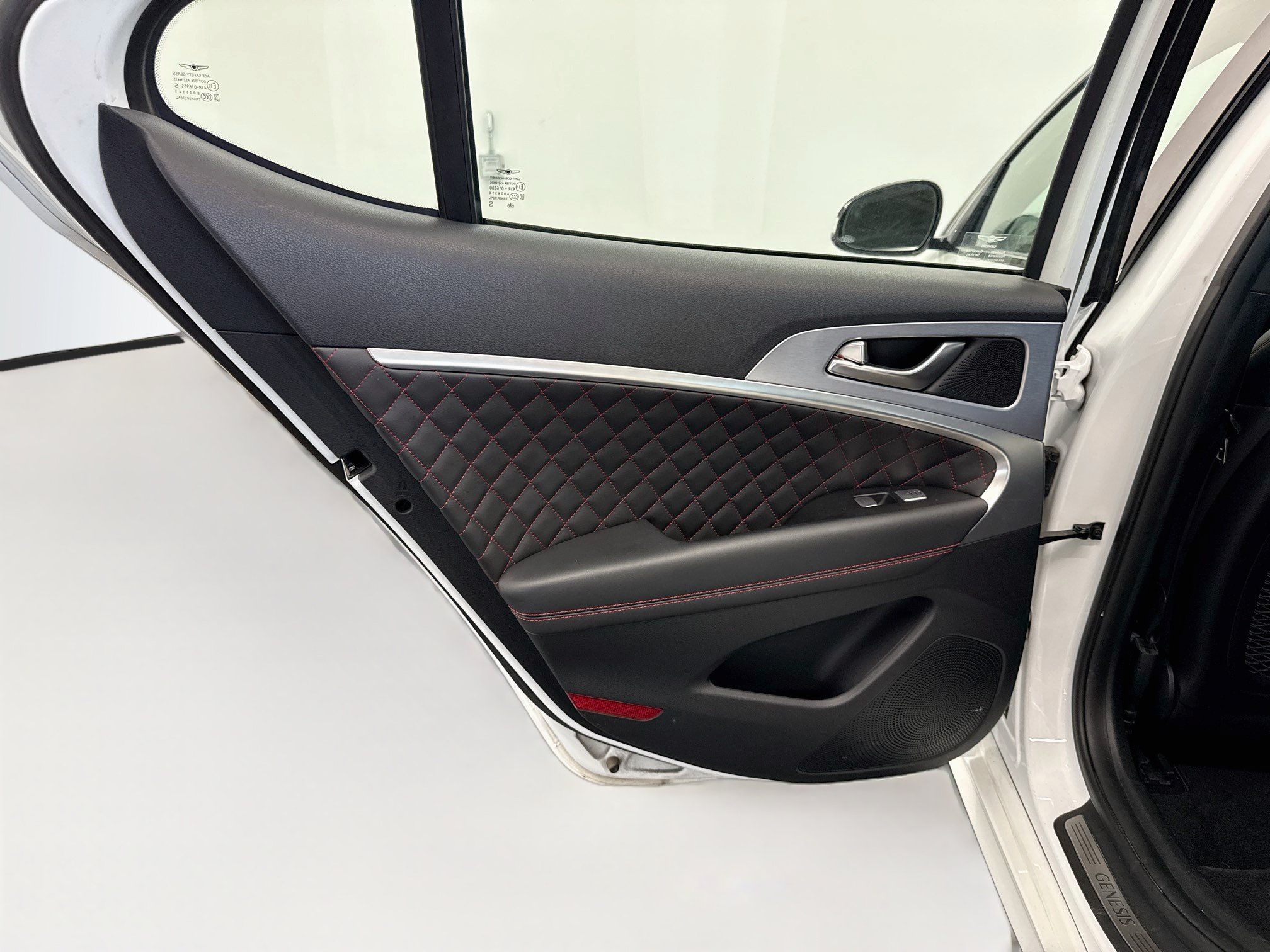 Used 2021 Genesis G70 3.3T w/ Sport Package RWD image 28