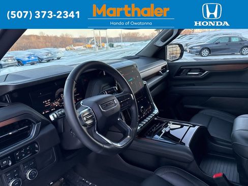 Used 2025 GMC Yukon XL Denali image 12