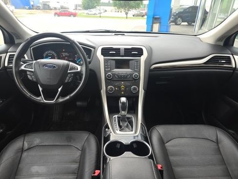 Used 2014 Ford Fusion SE w/ Equipment Group 202A FWD image 8