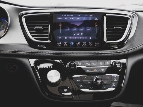 Used 2019 Chrysler Pacifica Limited w/ Advanced Safetytec Group image 5