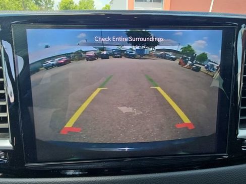 Used 2025 Chrysler Pacifica Select FWD image 16
