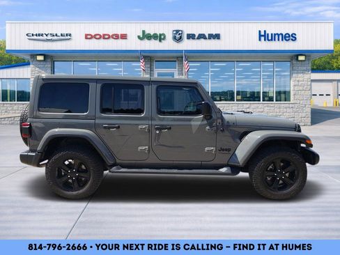 Used 2021 Jeep Wrangler Unlimited Sahara AWD/4WD image 2
