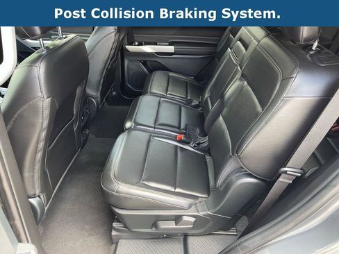 Used 2023 Ford Explorer XLT w/ Equipment Group 202A image 8