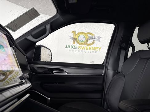 New 2026 Jeep Grand Wagoneer Limited AWD/4WD image 28