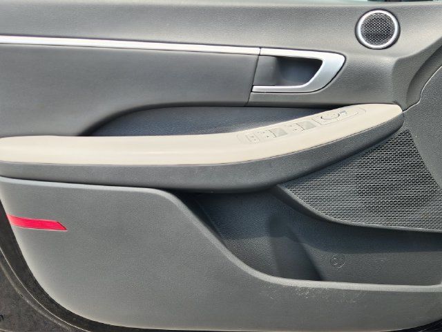 Used 2025 Hyundai Sonata SEL FWD image 22