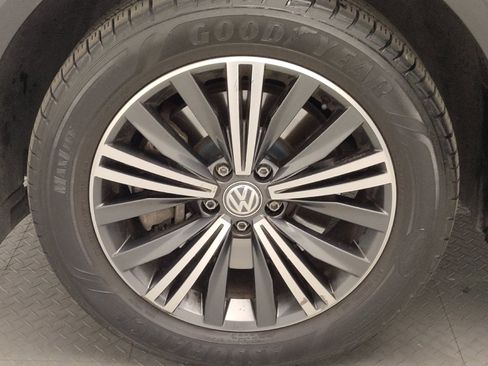 Used 2019 Volkswagen Tiguan SEL FWD image 31