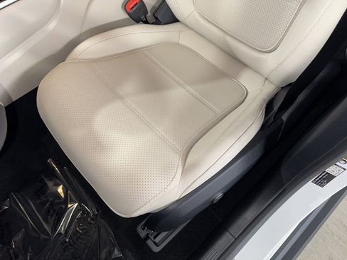 Used 2026 Mercedes-Benz GLC 300 image 33