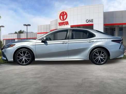 Certified 2024 Toyota Camry SE FWD image 9