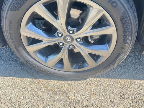 Used 2017 Hyundai Santa Fe Sport FWD image 10