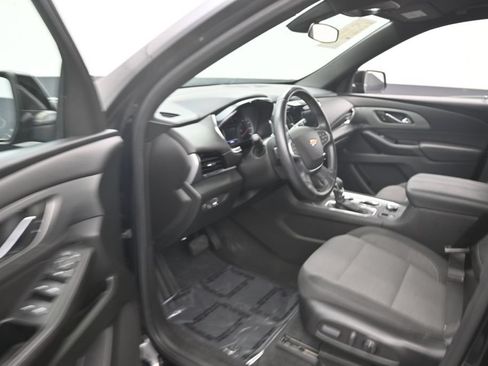 Used 2023 Chevrolet Traverse LT FWD image 10
