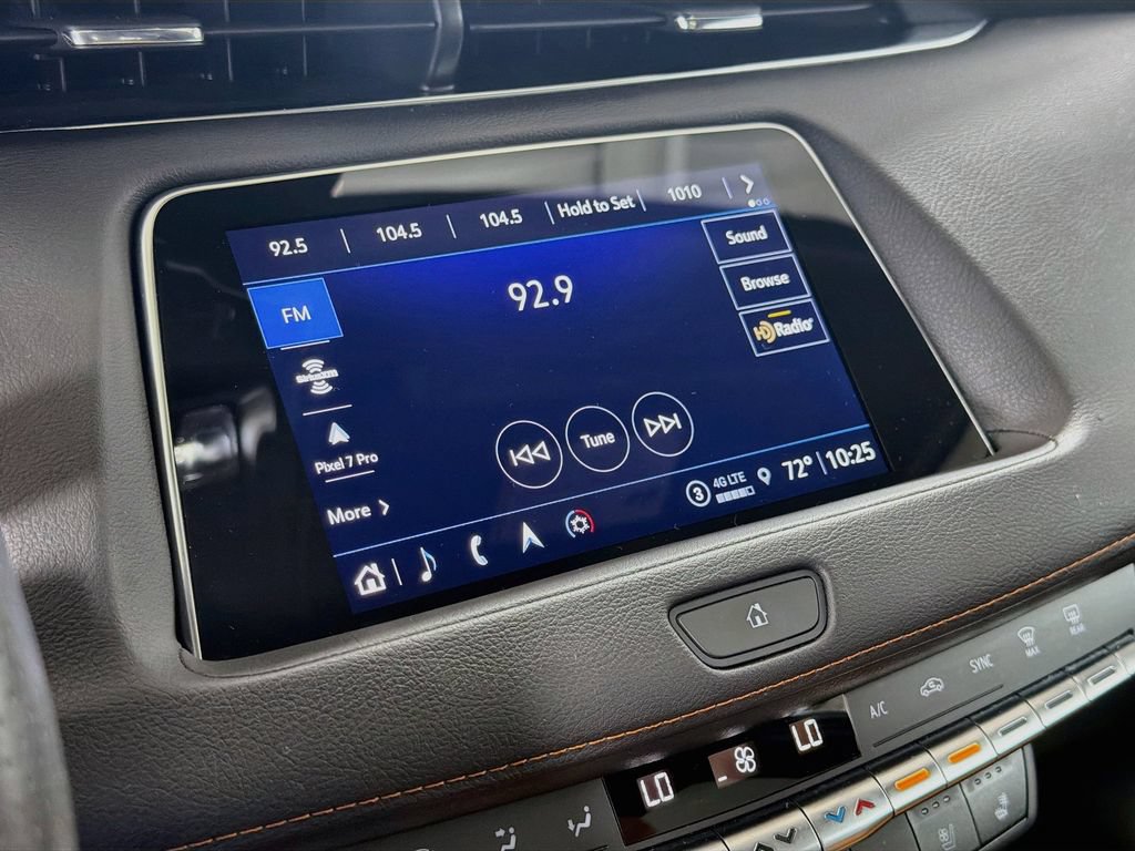 Used 2022 Cadillac XT4 Sport w/ LPO, Onyx Lite Package AWD/4WD image 16