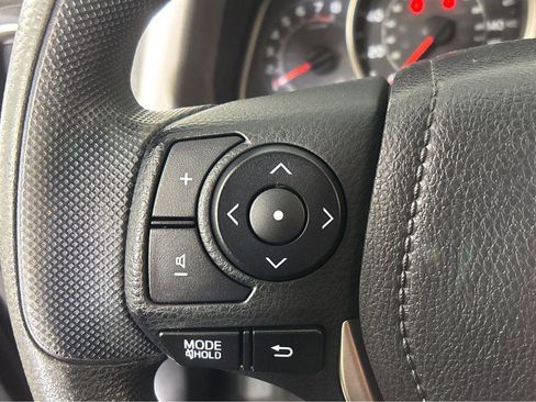 Used 2015 Toyota RAV4 XLE image 22