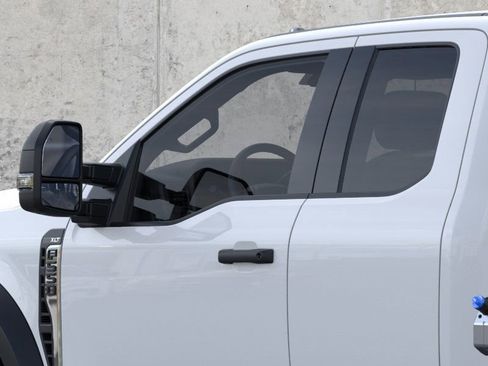 New 2026 Ford F550 4x4 Supercab Super Duty w/ XLT Value Package image 20