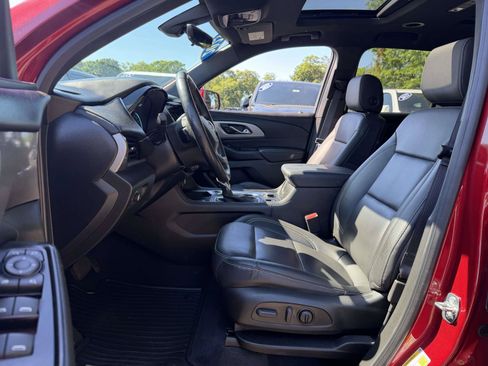 Certified 2023 Chevrolet Traverse LT w/ LT Premium Package AWD/4WD image 9