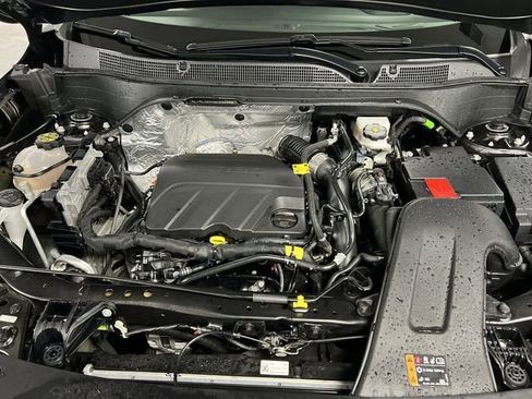 Certified 2025 Chevrolet Trax LT w/ LT Convenience Package image 29