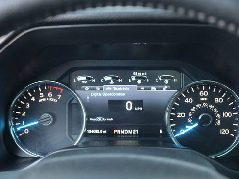 Used 2015 Ford F150 Platinum w/ Equipment Group 701A Luxury image 40