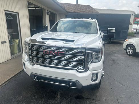 Used 2023 GMC Sierra 3500 Denali w/ Denali Ultimate Package AWD/4WD image 2