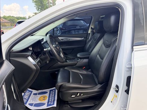 Used 2017 Cadillac XT5 Luxury w/ Driver Awareness Package FWD image 27