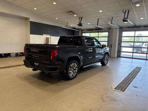 Used 2023 GMC Sierra 1500 Denali w/ Denali Reserve Package AWD/4WD image 7