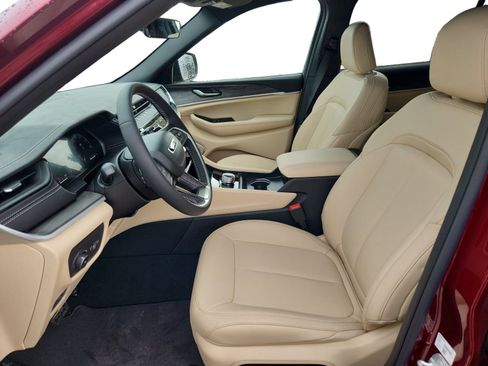 New 2026 Jeep Grand Cherokee L Limited RWD image 12