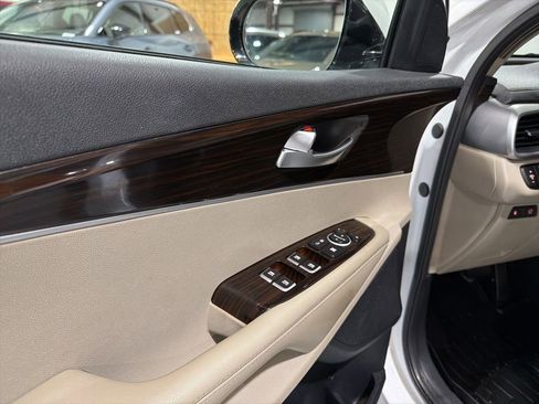 Used 2019 Kia Sorento EX image 24