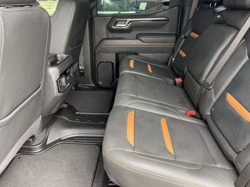 Used 2025 GMC Sierra 1500 AT4 w/ Technology Package AWD/4WD image 21