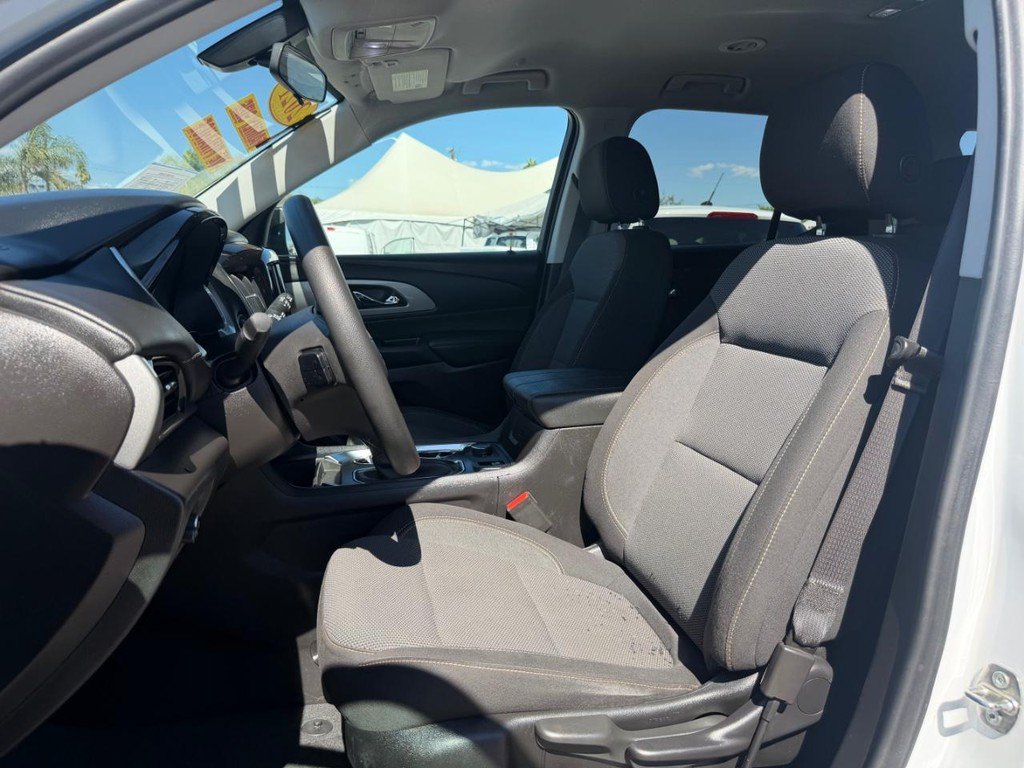 Used 2021 Chevrolet Traverse LS FWD image 18