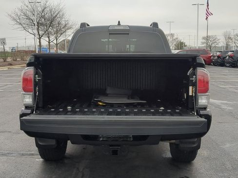 Certified 2021 Toyota Tacoma TRD Off-Road image 18