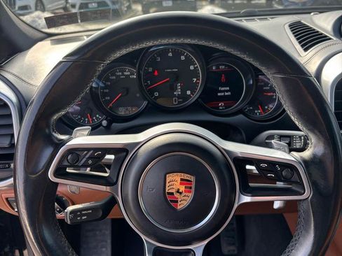 Used 2017 Porsche Cayenne Platinum Edition image 9