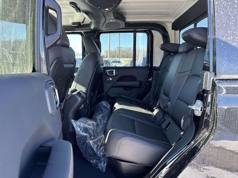 New 2026 Jeep Gladiator Sport image 5