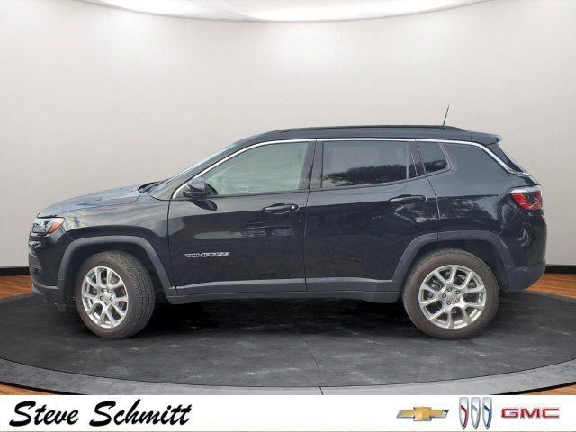 Used 2022 Jeep Compass Latitude AWD/4WD image 2