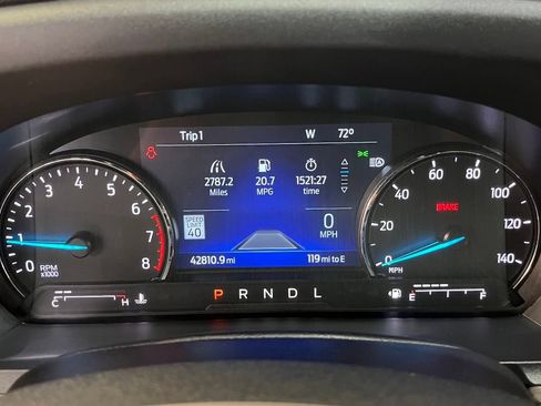 Used 2022 Ford Explorer Limited w/ Equipment Group 301A AWD/4WD image 22