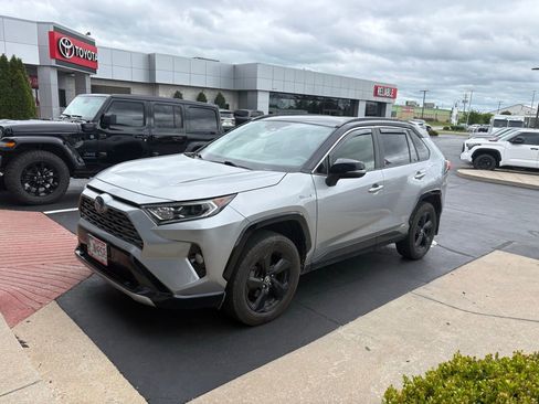 Used 2019 Toyota RAV4 XSE AWD/4WD image 4