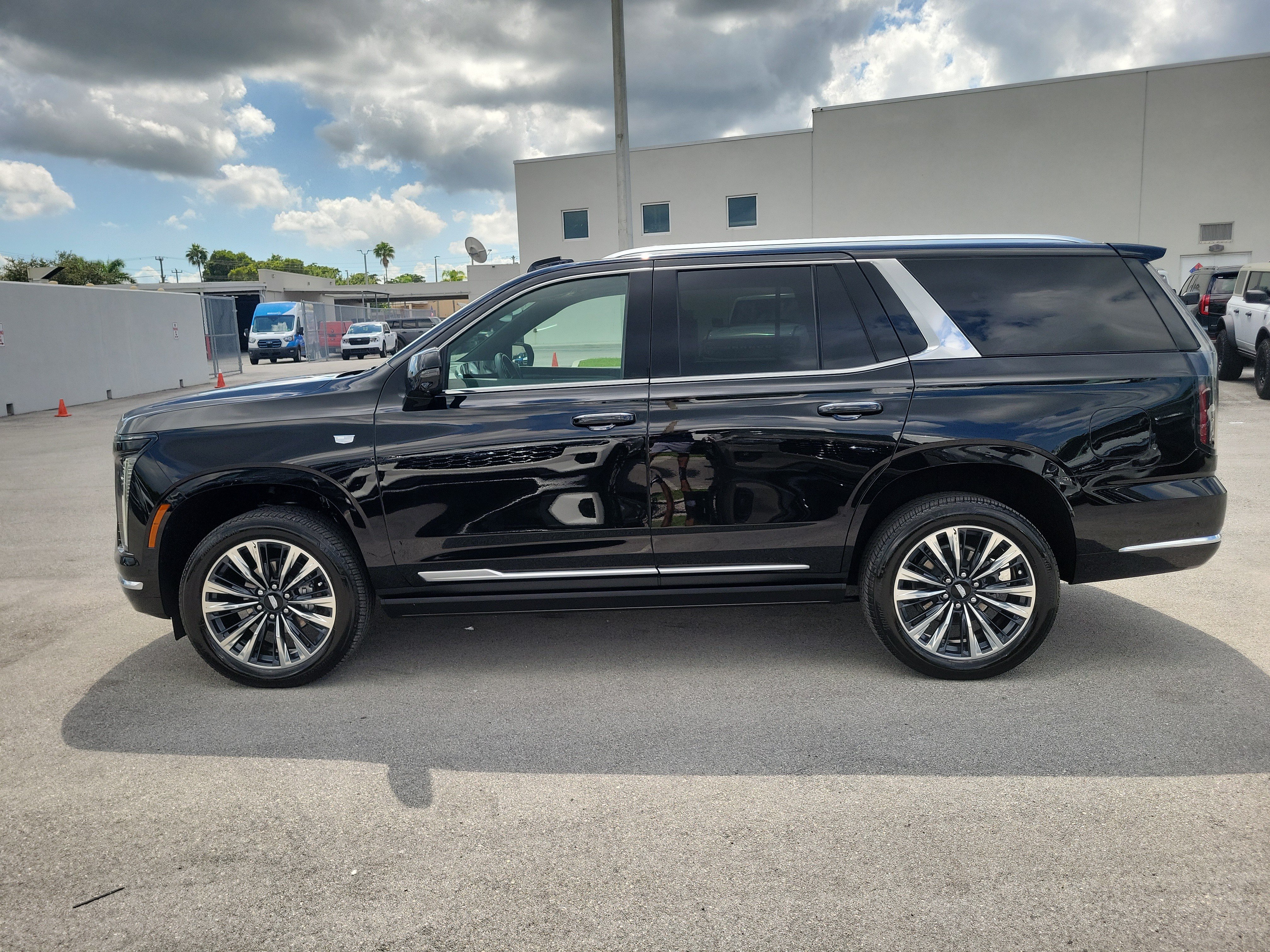 Used 2025 Cadillac Escalade Premium Luxury w/ Touring Package AWD/4WD image 8