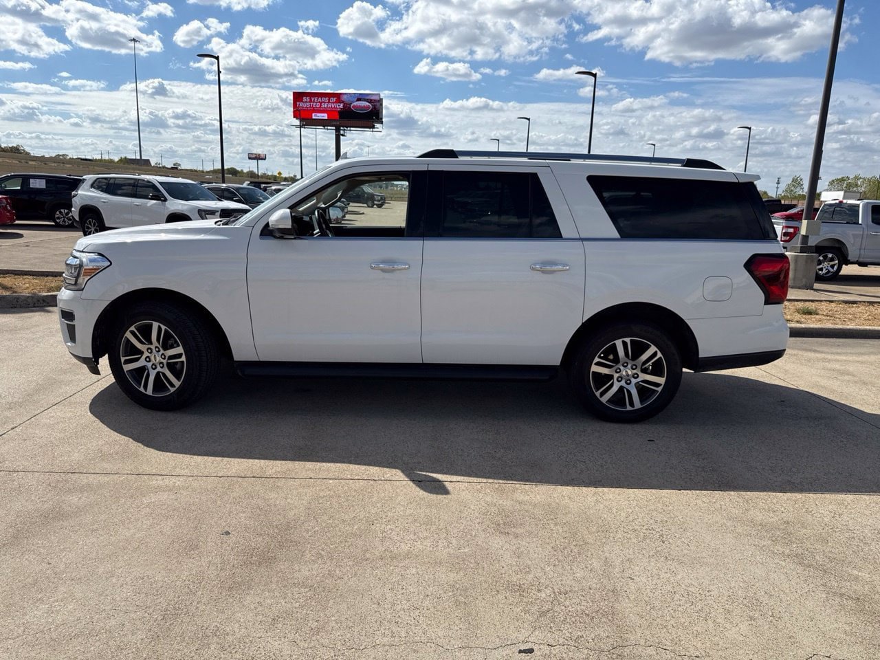 Used 2024 Ford Expedition Max Limited RWD image 3