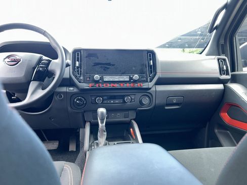 Used 2025 Nissan Frontier PRO-4X w/ Tow Package AWD/4WD image 19