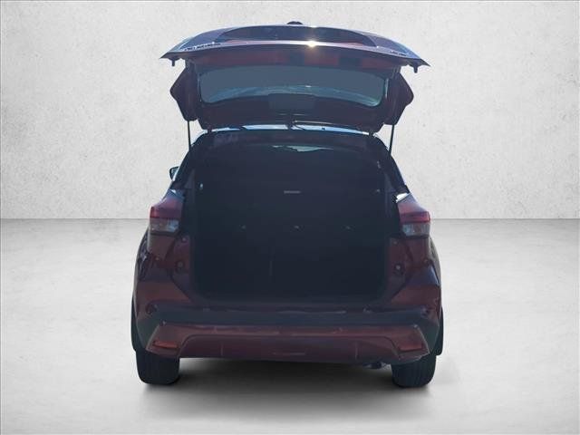 Used 2023 Nissan Kicks SR w/ SR Premium Package FWD image 9