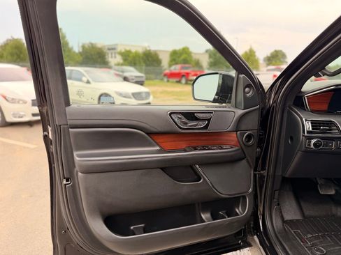 Used 2021 Lincoln Navigator L Reserve AWD/4WD image 11