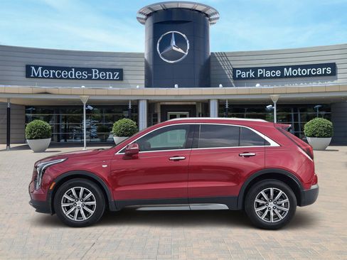 Used 2019 Cadillac XT4 Premium Luxury image 3
