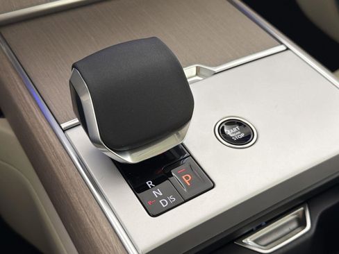 New 2026 Land Rover Range Rover SE image 15