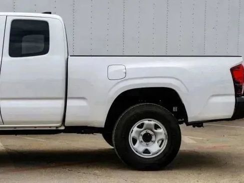 Used 2022 Toyota Tacoma SR image 12