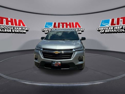 Used 2023 Chevrolet Traverse LS FWD image 3