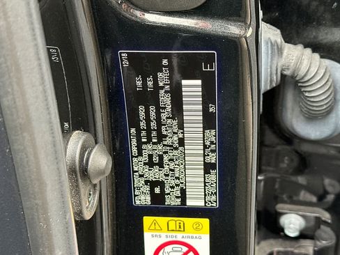 Used 2019 Lexus RX 350L w/ Premium Package image 36