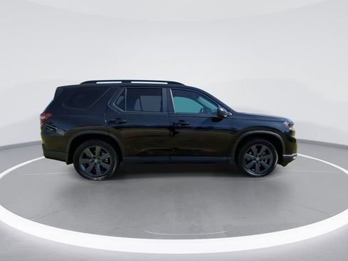 Used 2025 Honda Pilot Sport image 9