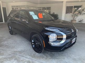 Used 2024 Mitsubishi Outlander SE Black Edition image 1