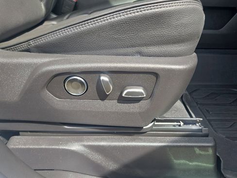 Used 2025 GMC Sierra 3500 Denali w/ Denali Reserve Package AWD/4WD image 26