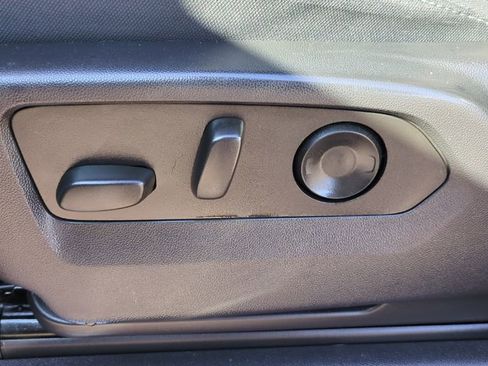 Used 2025 Chevrolet Silverado 1500 LT image 11